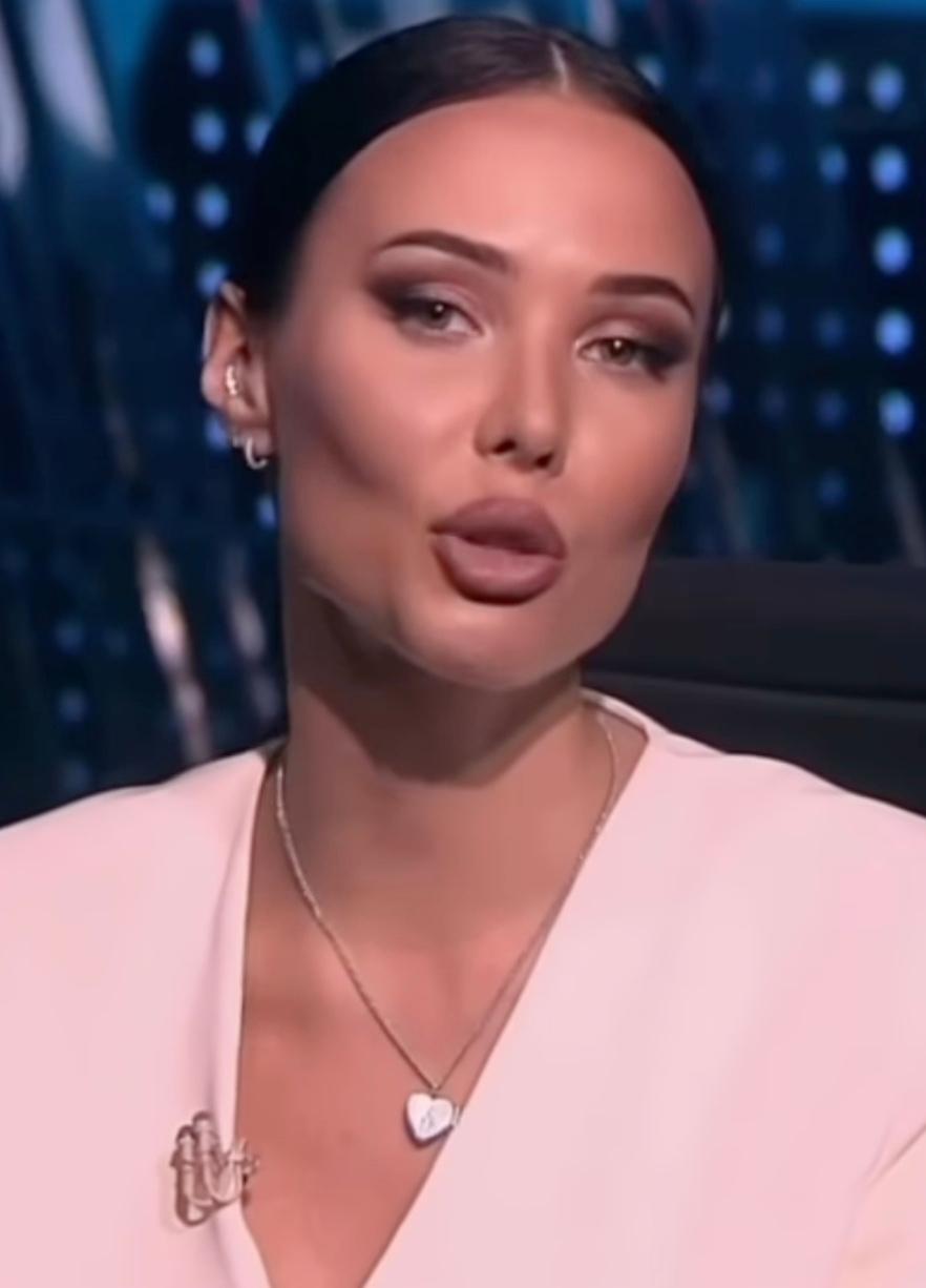 Анастасия Костенко поддержала Анастасию Решетову в дебюте в качестве телеведущей. 👏