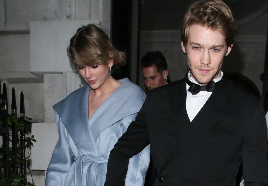 СМИ: Тейлор Свифт обручилась с бойфрендом